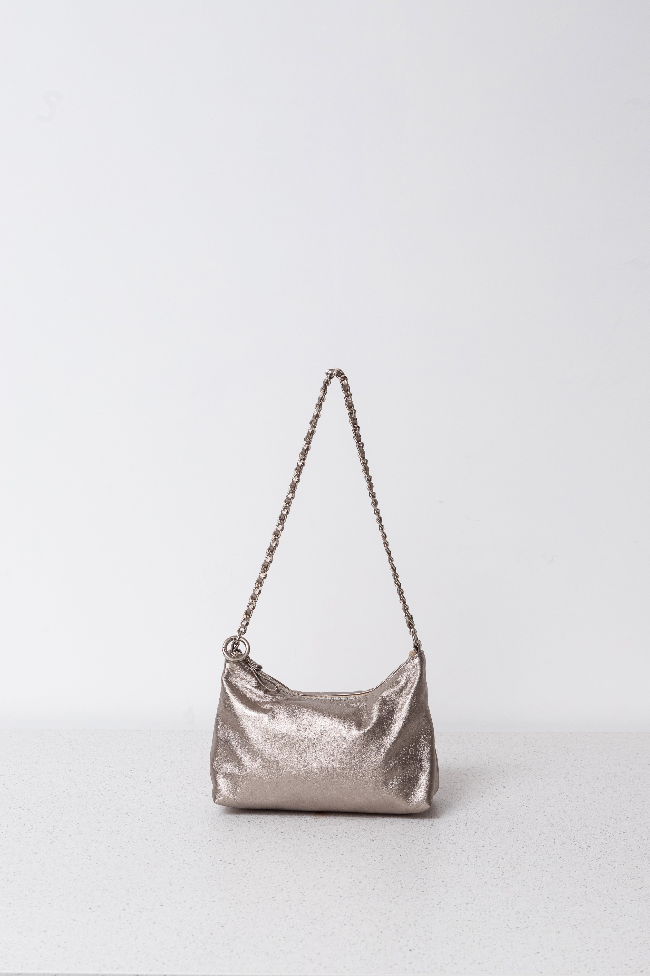 BOLSA CARLA  SOFT METALIZADO