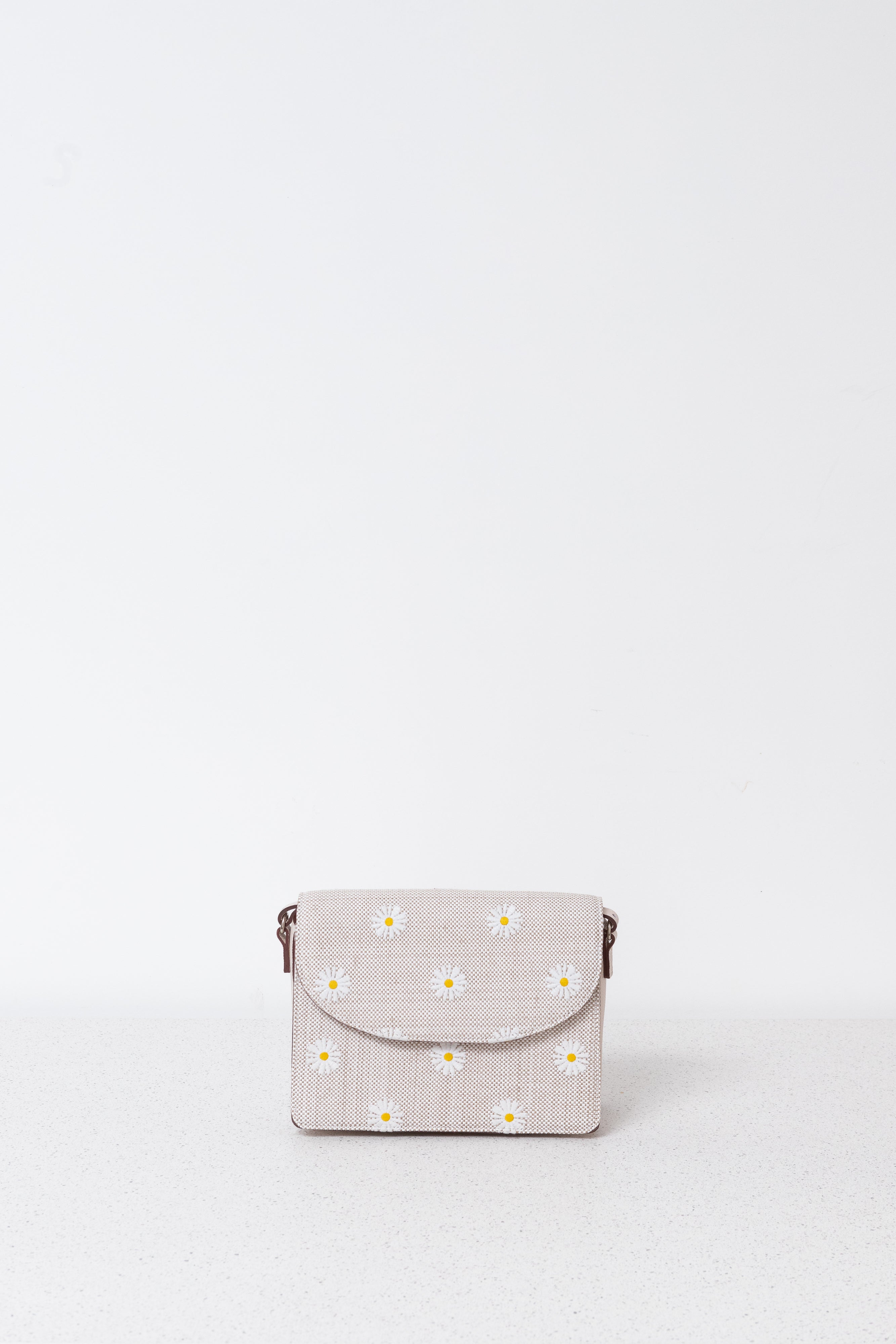 BOLSA DAISY  BORDADA