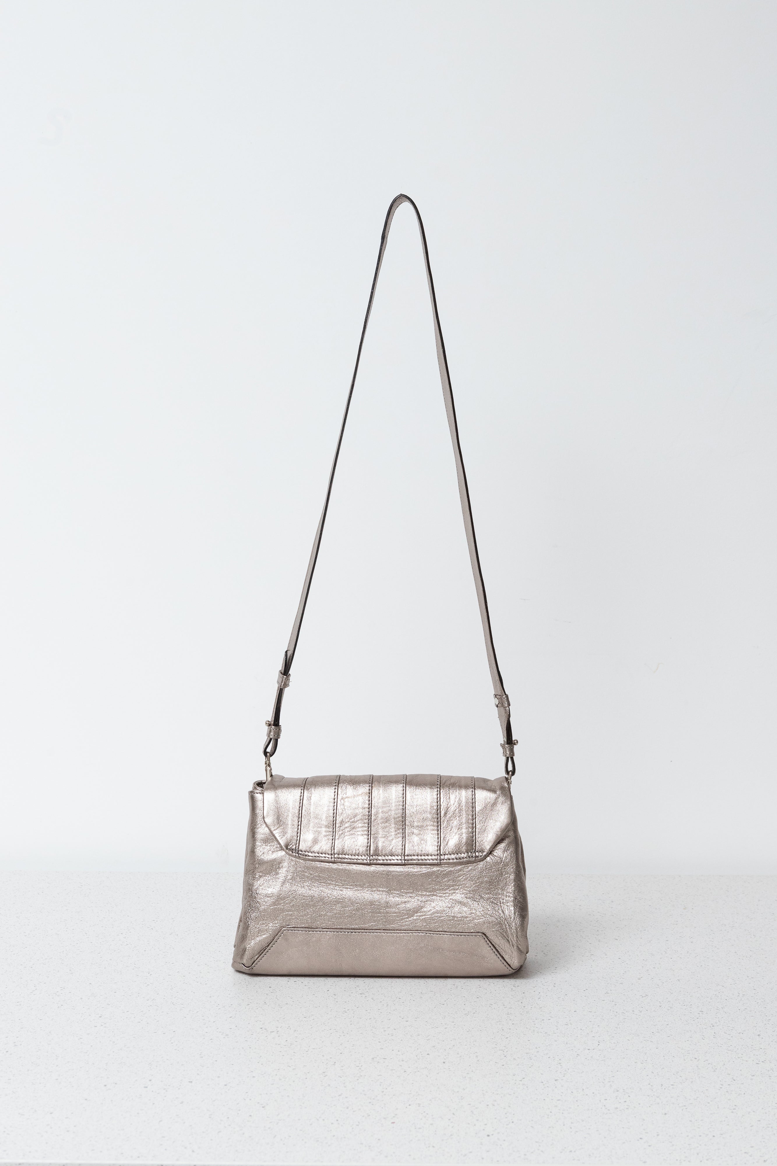 BOLSA MARILOU  SOFT METALIZADO