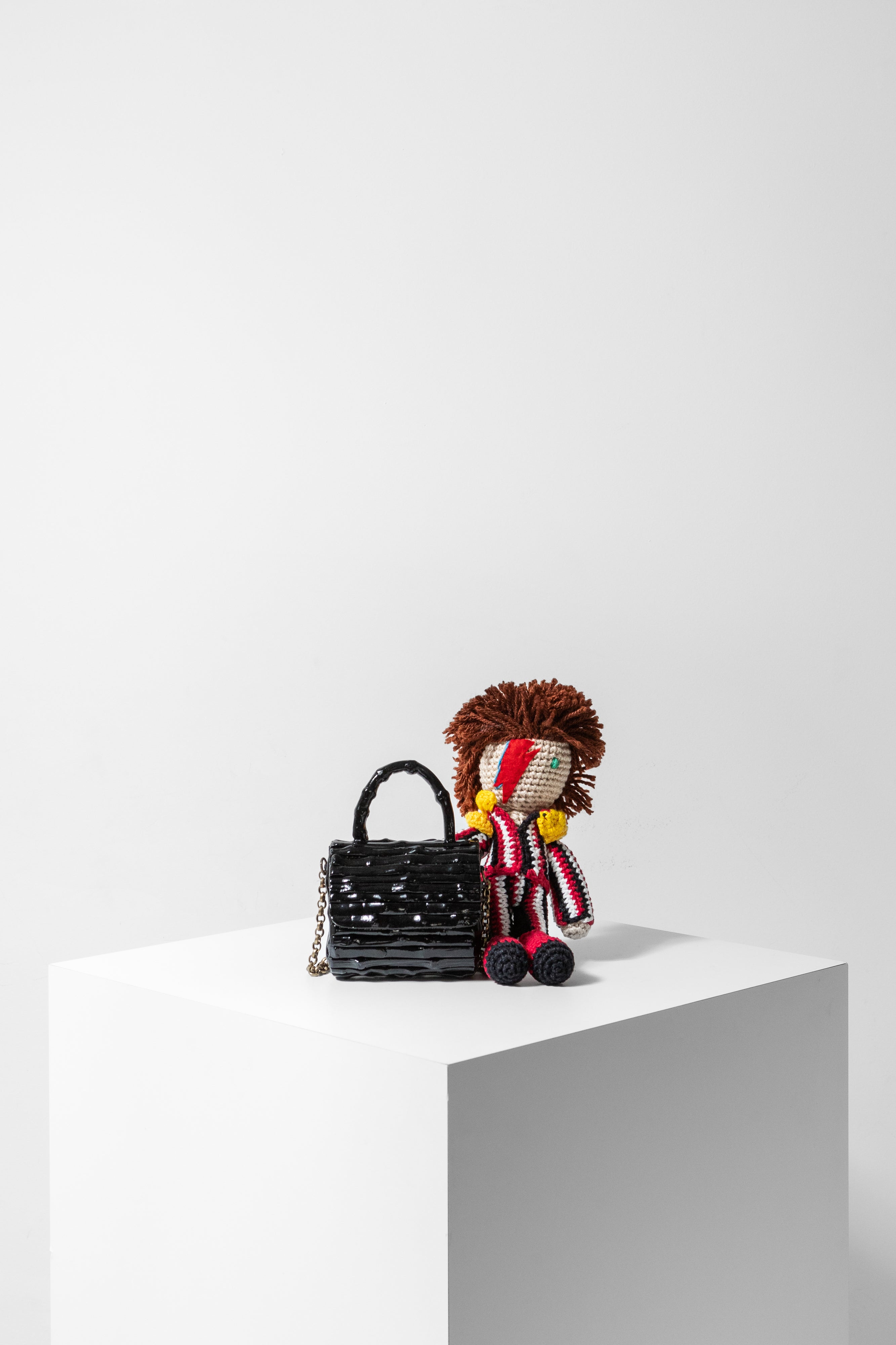 BOLSA BELZINHA LACCA C/ ALÇA