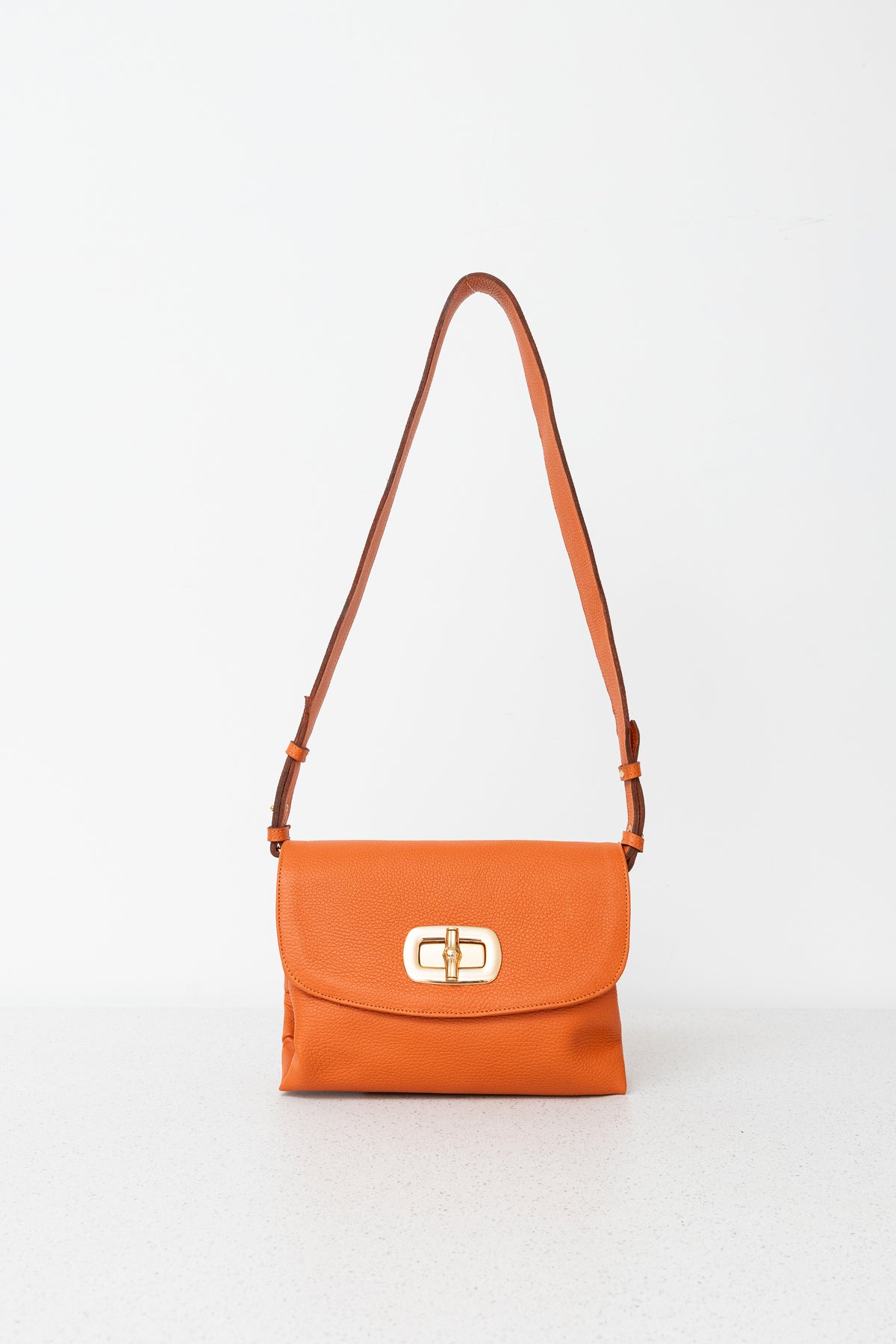 BOLSA LUCIA COURO GRANULADO